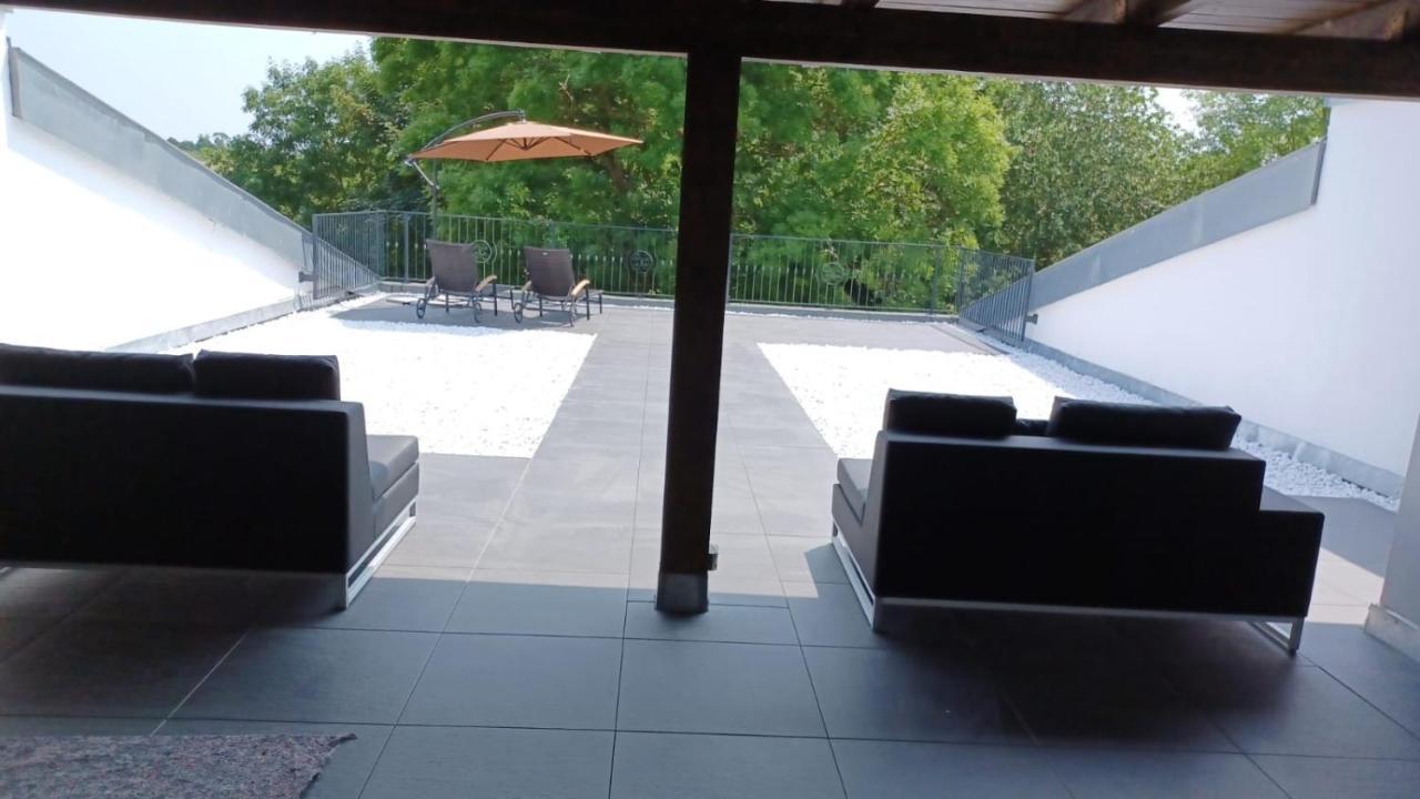 Ferienwohnung Mit Kamin Und Traumhafter Dachterrasse Mit Weitblick In Die Natur Neu Gaarz Exterior photo
